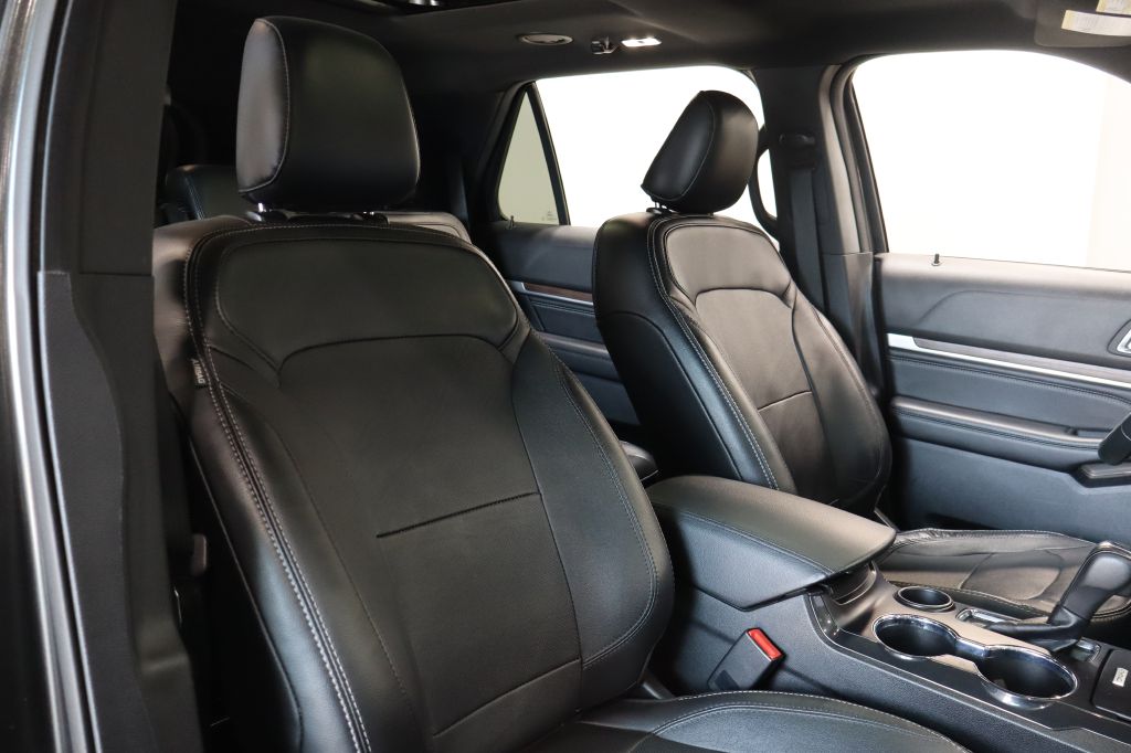 Photo 30 of this FORD EXPLORER