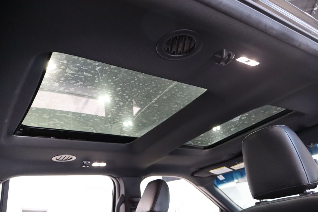 Photo 33 of this FORD EXPLORER