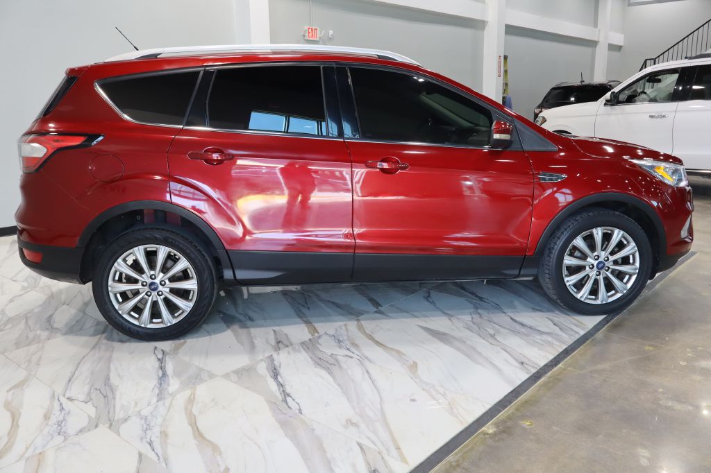 Photo 8 of this FORD ESCAPE
