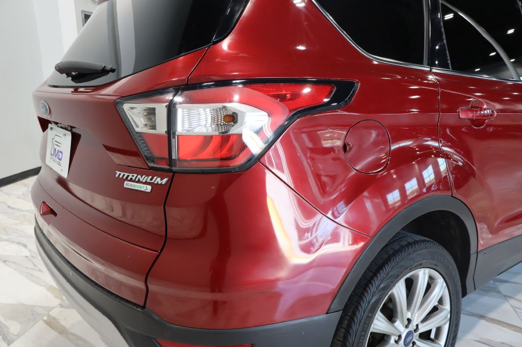 Photo 13 of this FORD ESCAPE