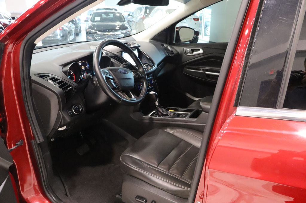 Photo 16 of this FORD ESCAPE