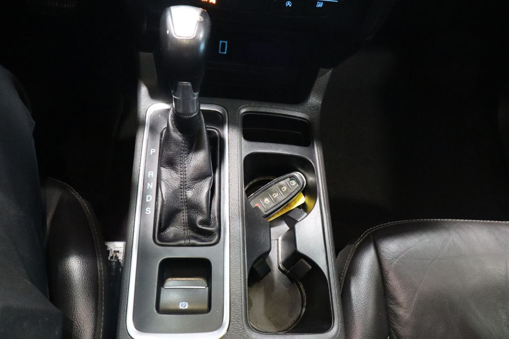 Photo 31 of this FORD ESCAPE