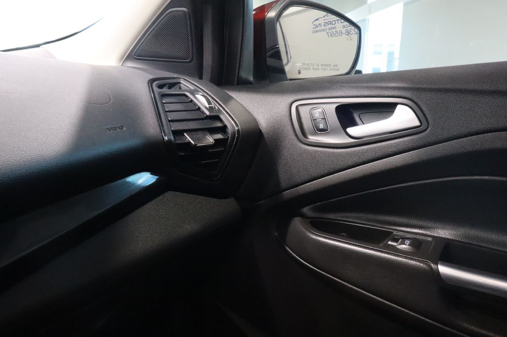 Photo 34 of this FORD ESCAPE