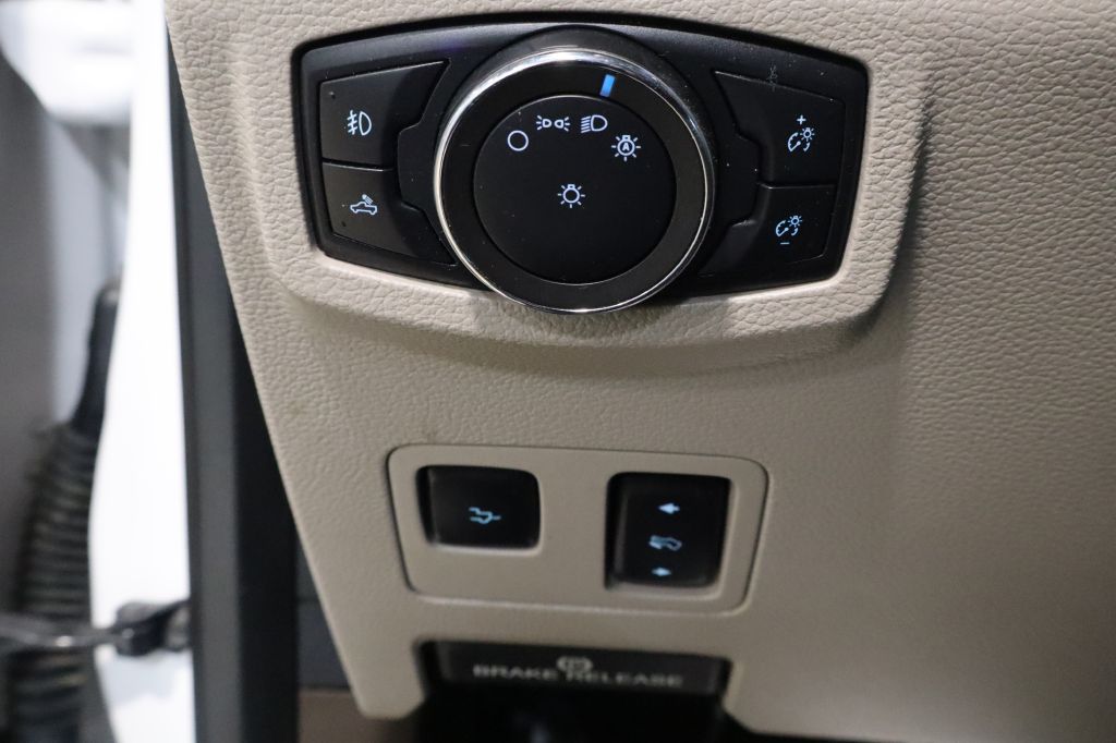 Photo 23 of this FORD F250