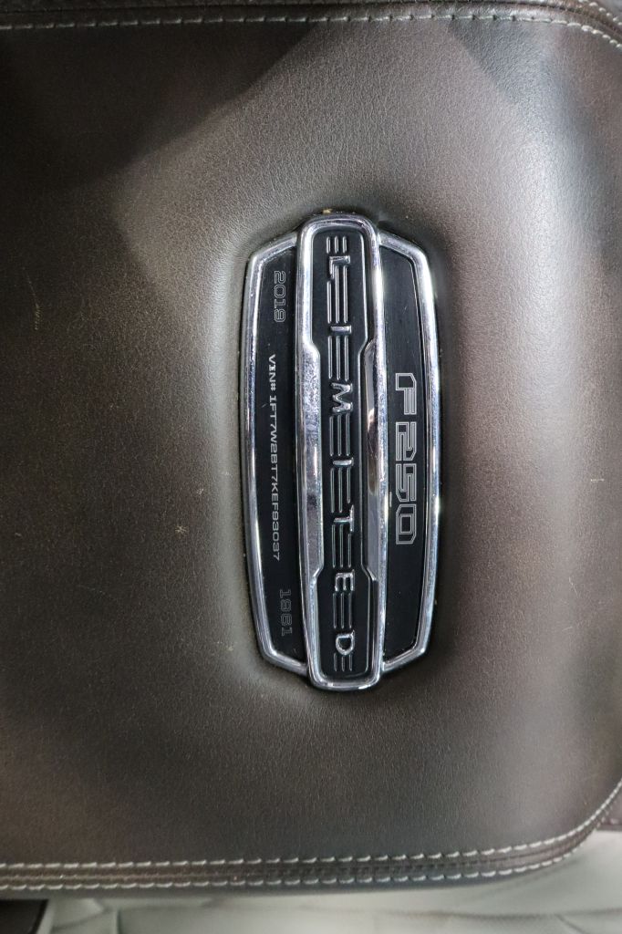 Photo 47 of this FORD F250