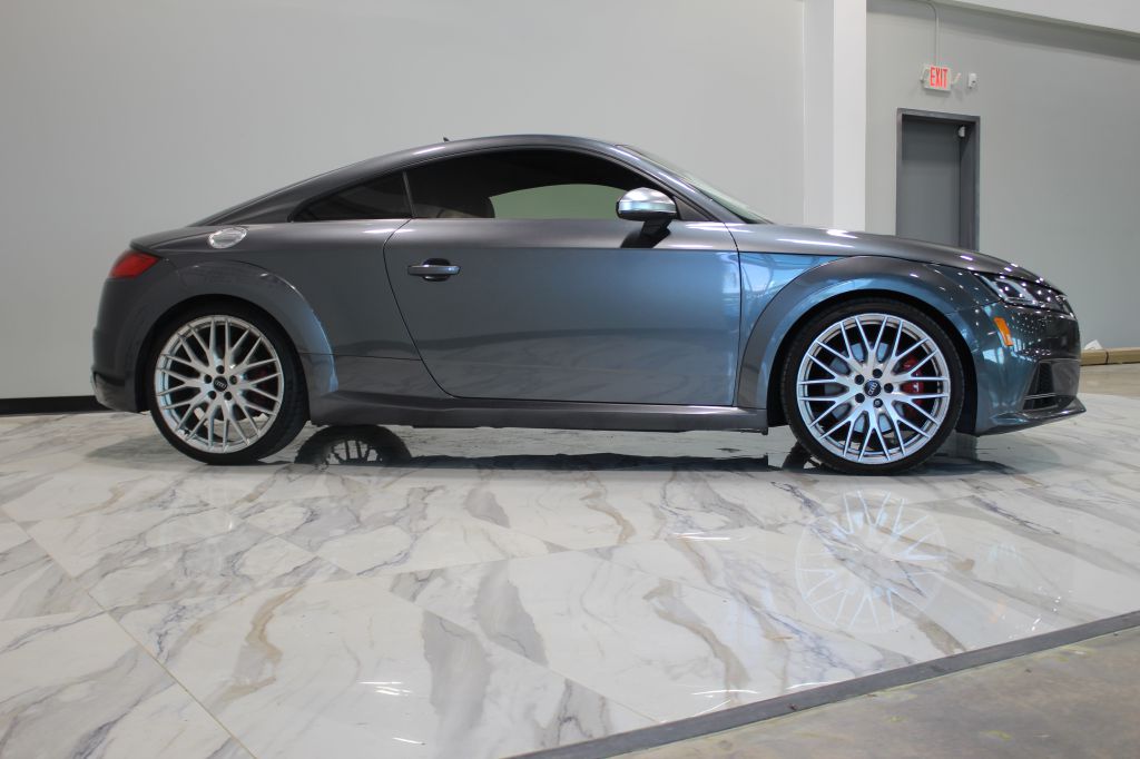 Photo 4 of this AUDI TTS