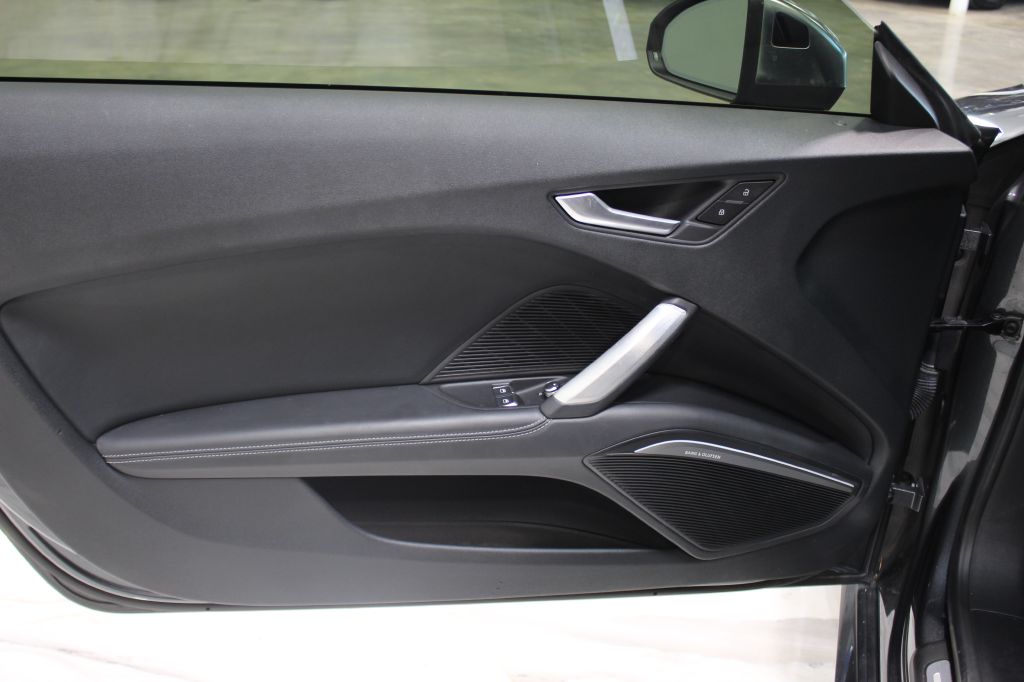 Photo 9 of this AUDI TTS