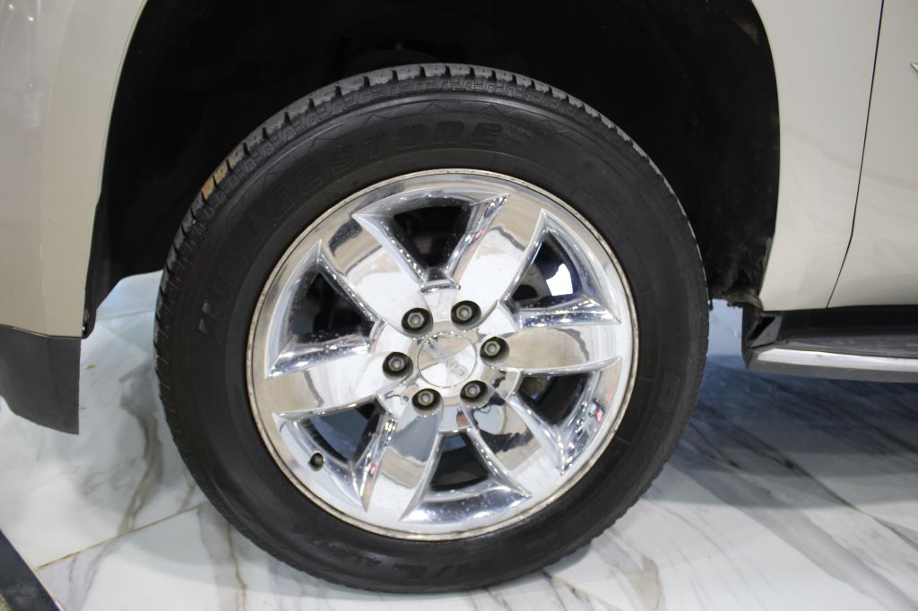 Photo 12 of this GMC YUKON