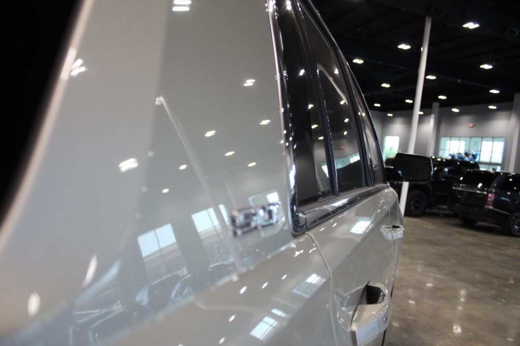 Photo 15 of this GMC YUKON