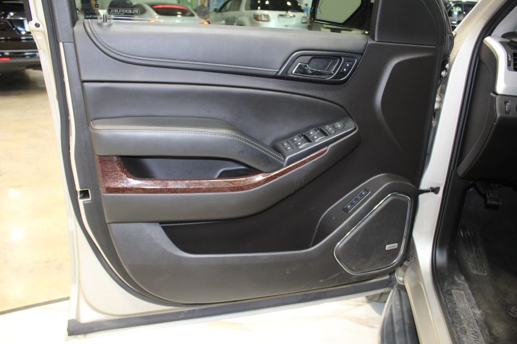Photo 17 of this GMC YUKON