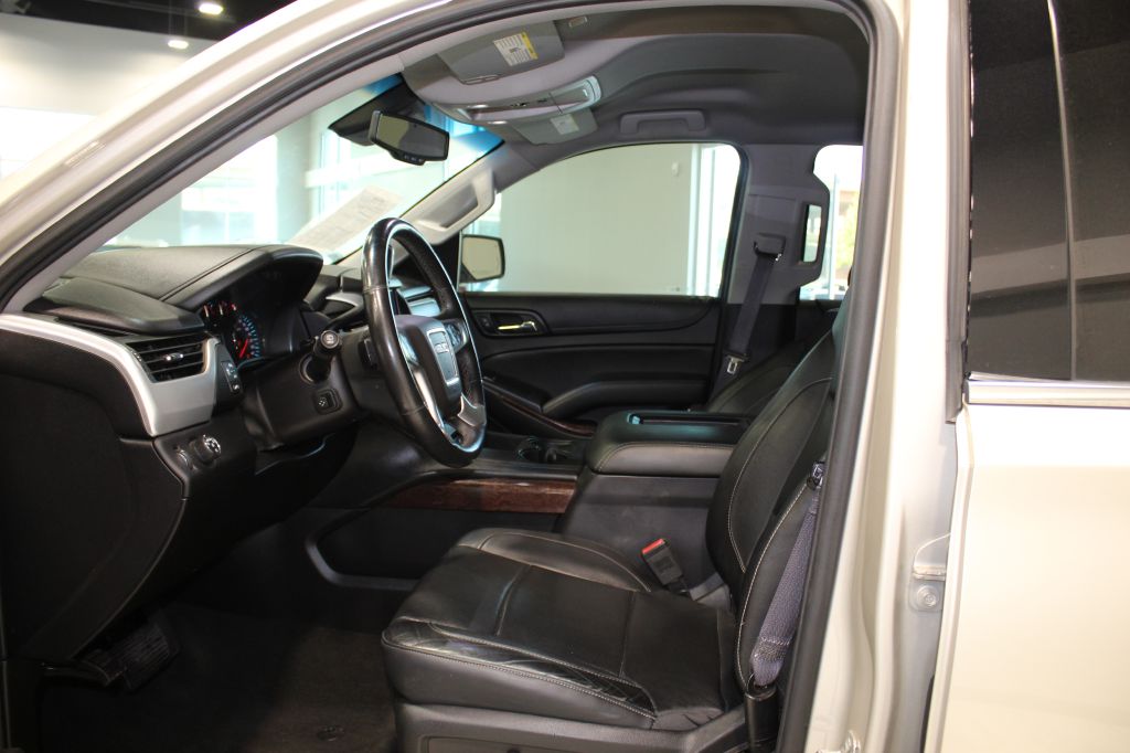 Photo 19 of this GMC YUKON