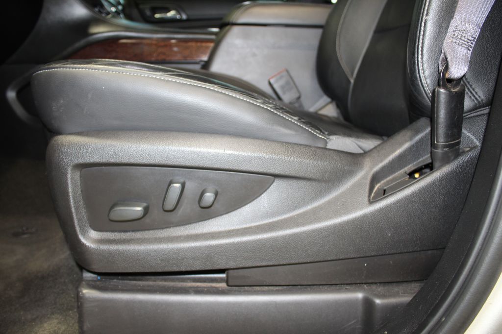 Photo 21 of this GMC YUKON