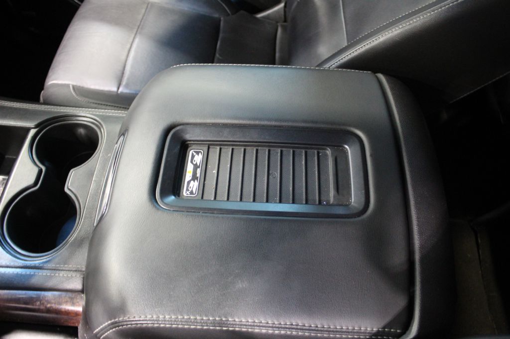 Photo 31 of this GMC YUKON