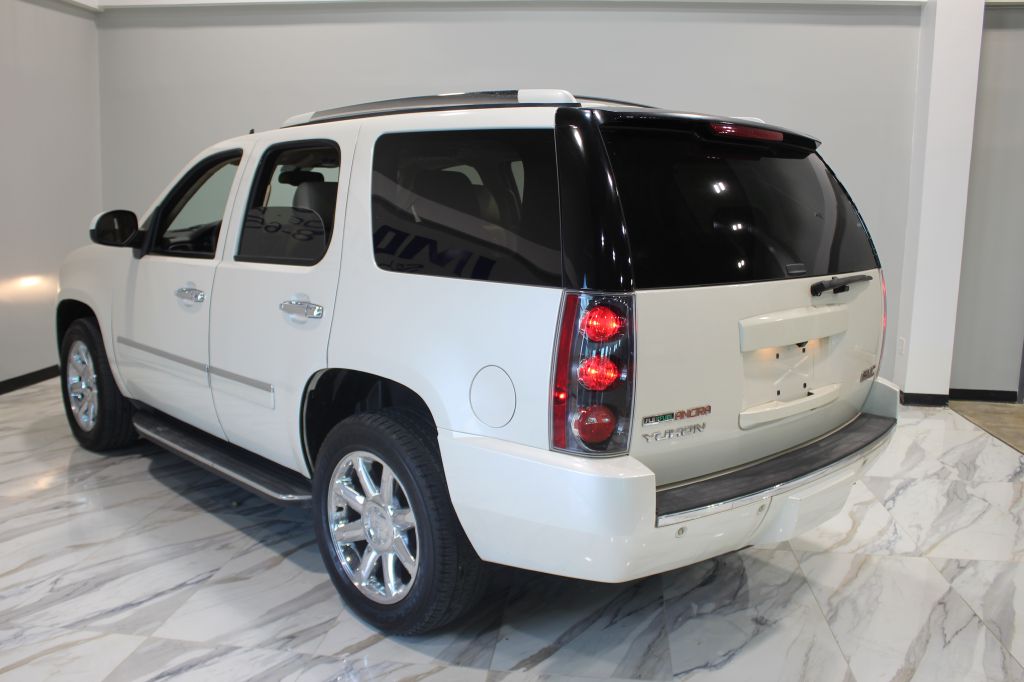 Photo 7 of this GMC YUKON