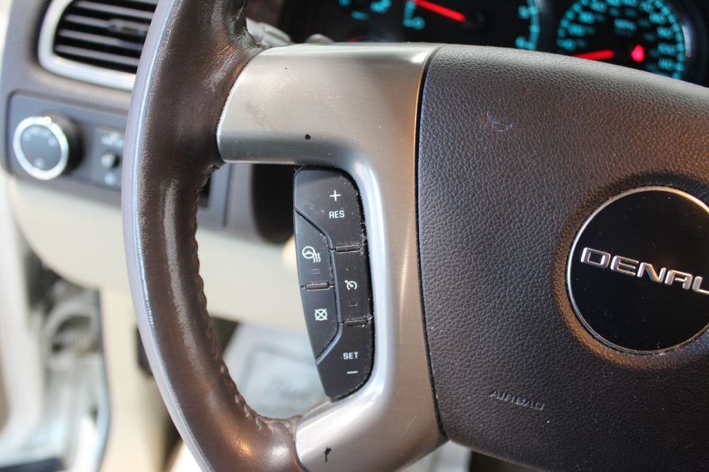 Photo 15 of this GMC YUKON