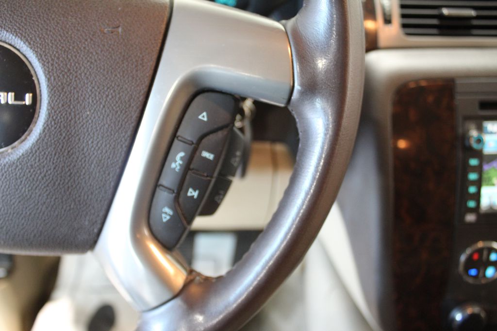 Photo 16 of this GMC YUKON