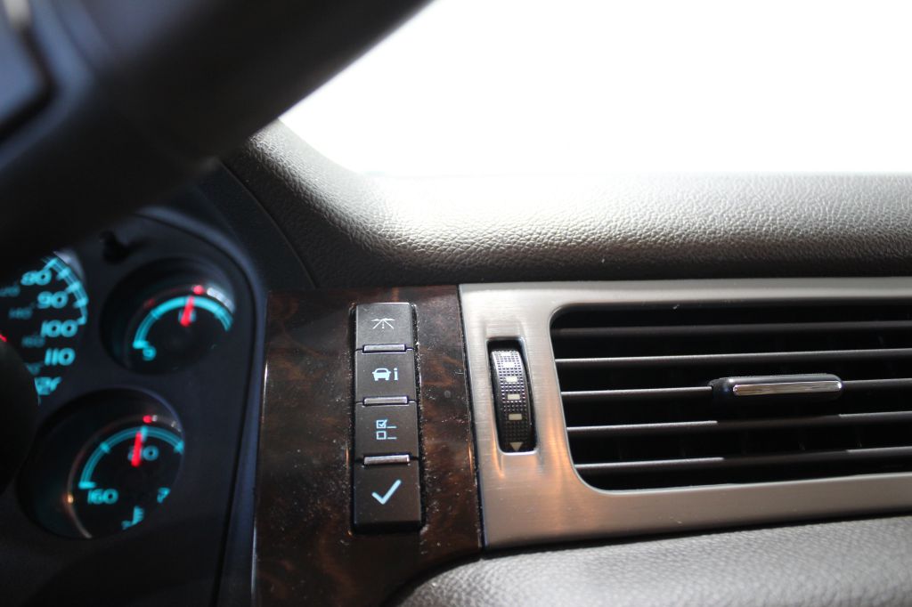 Photo 17 of this GMC YUKON
