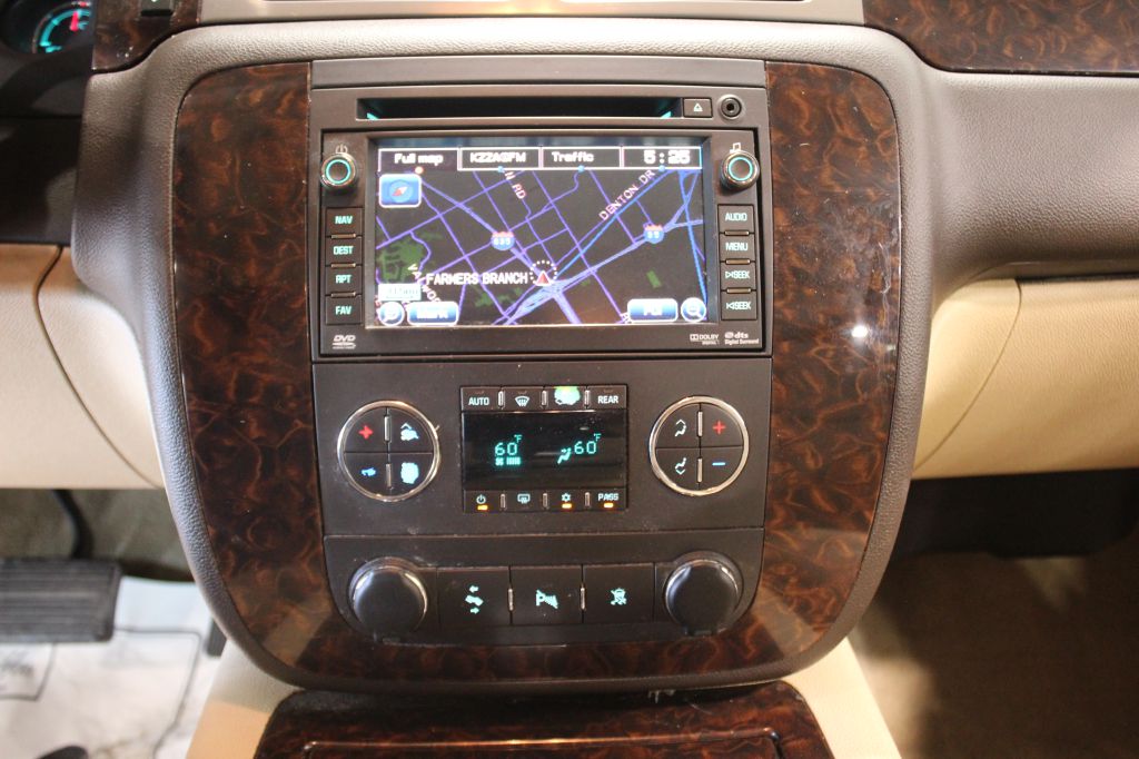 Photo 18 of this GMC YUKON