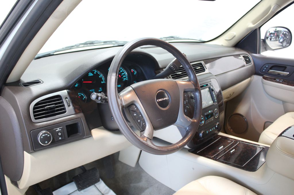 Photo 22 of this GMC YUKON