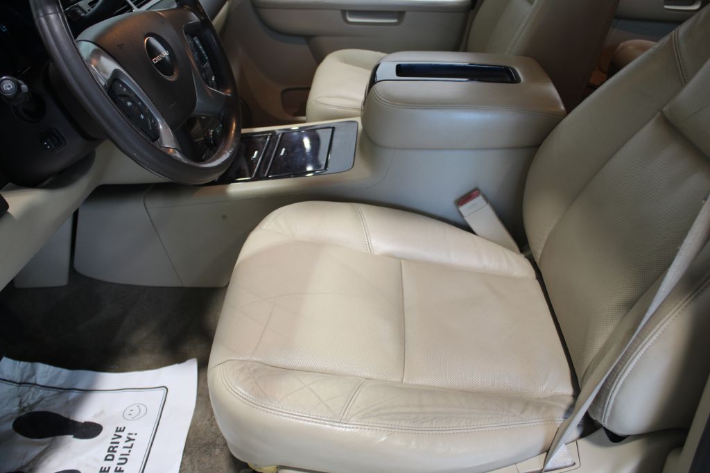 Photo 24 of this GMC YUKON
