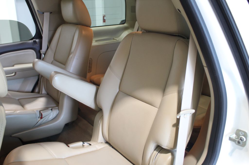 Photo 27 of this GMC YUKON