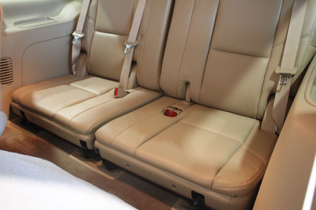 Photo 28 of this GMC YUKON
