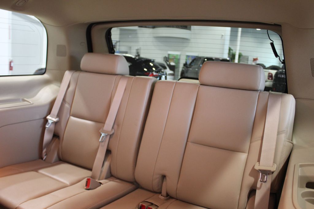 Photo 29 of this GMC YUKON