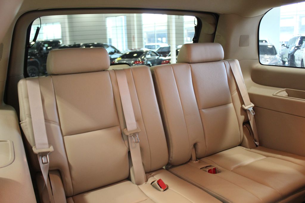 Photo 32 of this GMC YUKON