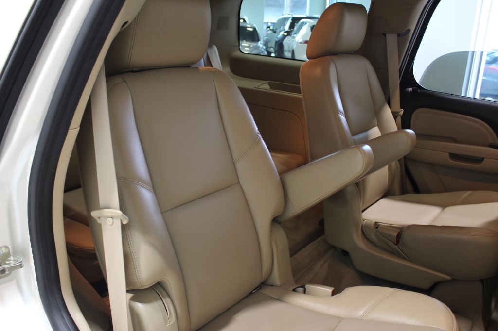 Photo 34 of this GMC YUKON