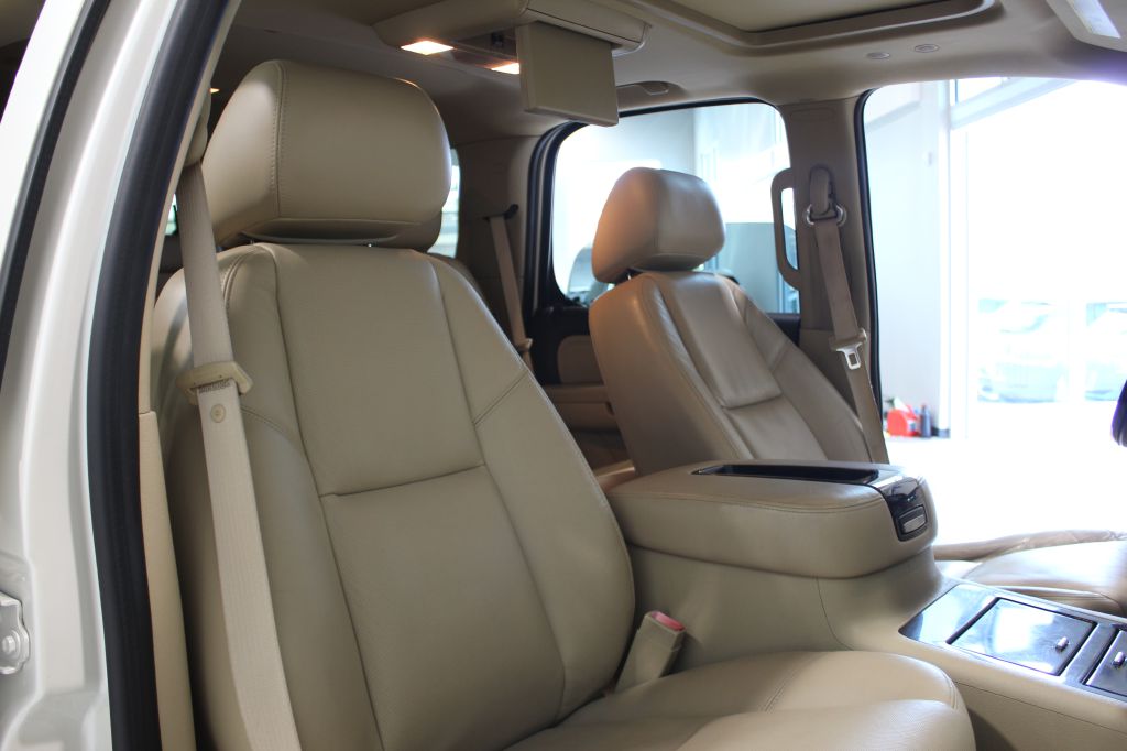 Photo 38 of this GMC YUKON