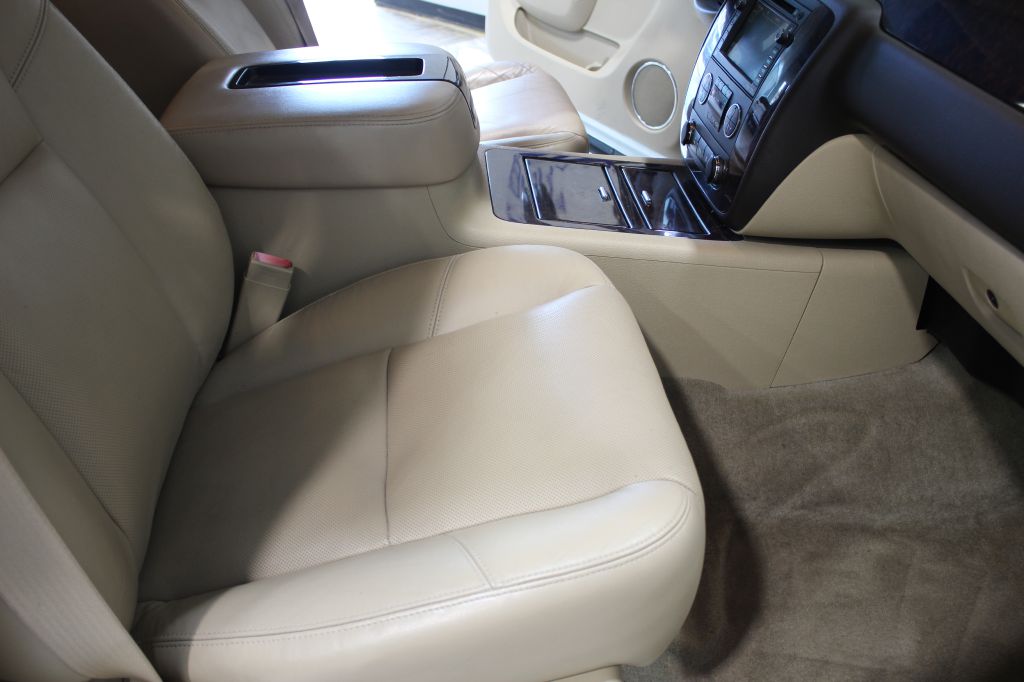 Photo 39 of this GMC YUKON