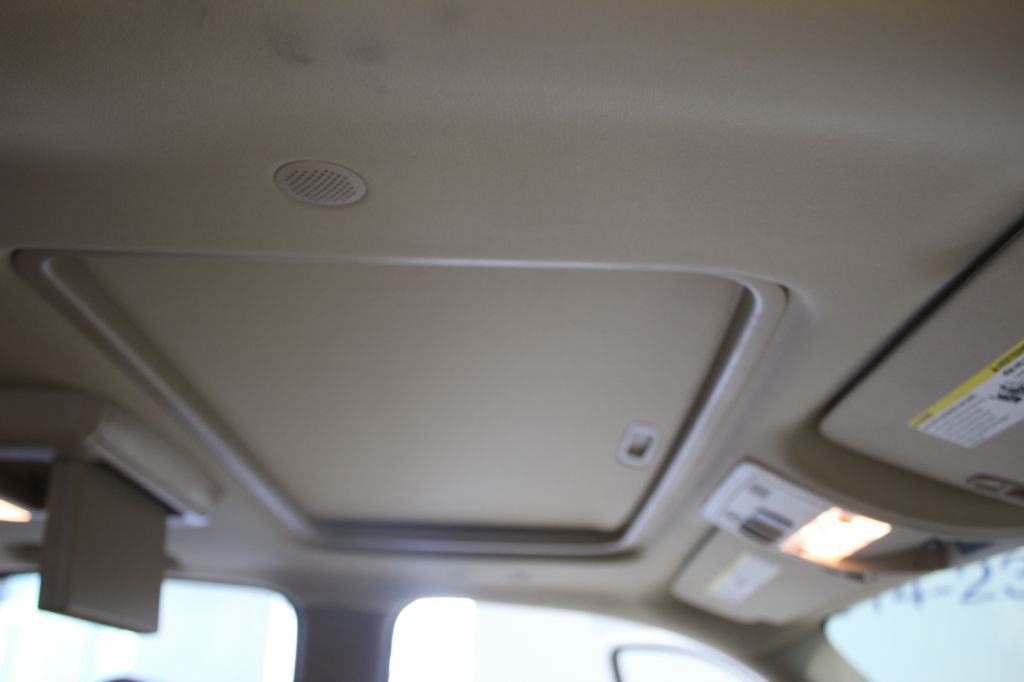 Photo 41 of this GMC YUKON