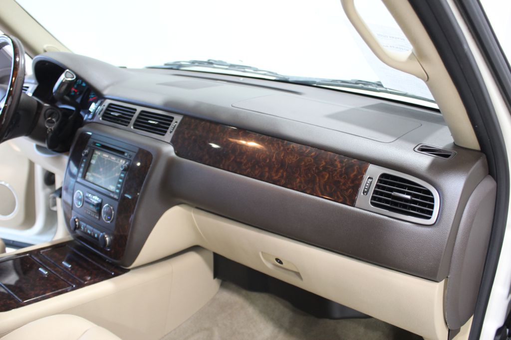 Photo 43 of this GMC YUKON