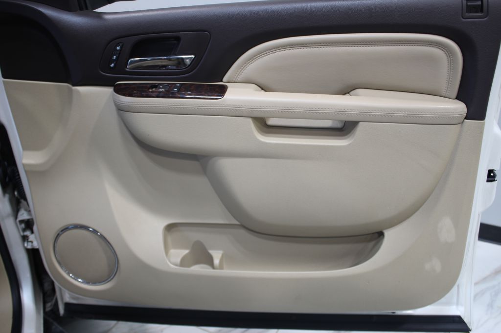 Photo 44 of this GMC YUKON