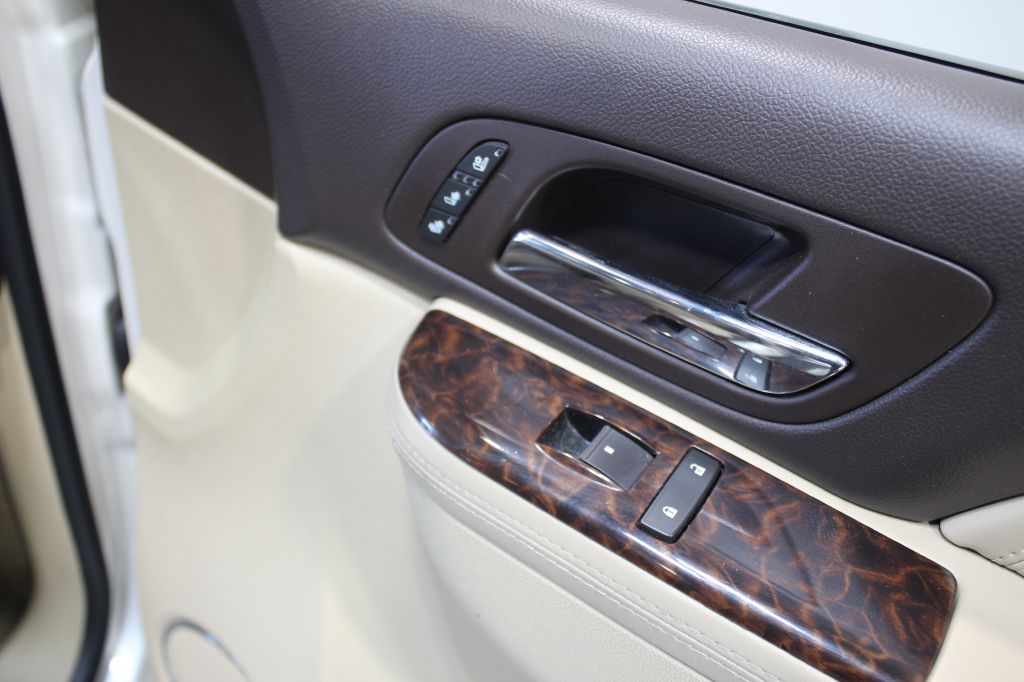 Photo 45 of this GMC YUKON