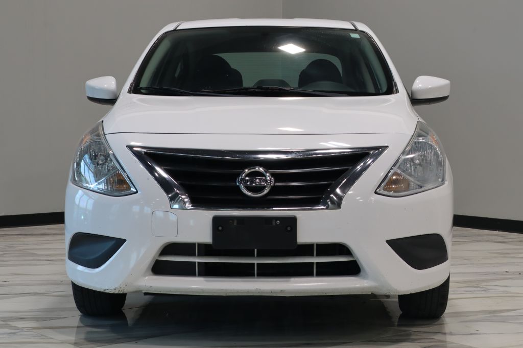 Photo 3 of this NISSAN VERSA