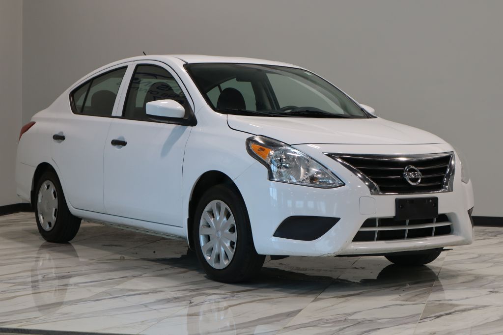 Photo 4 of this NISSAN VERSA