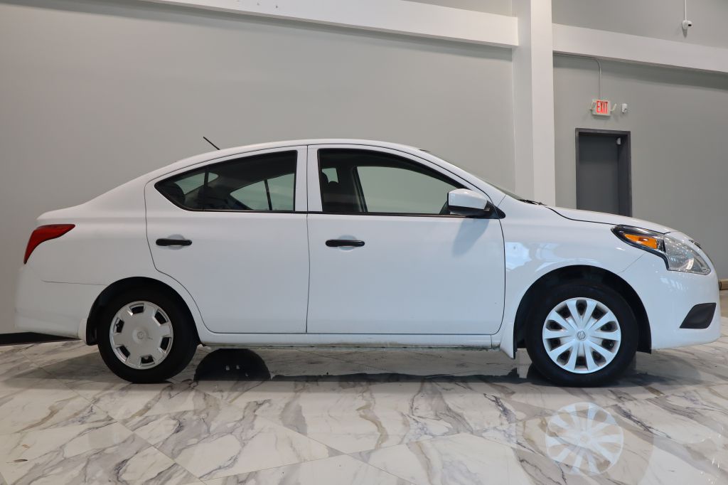Photo 5 of this NISSAN VERSA