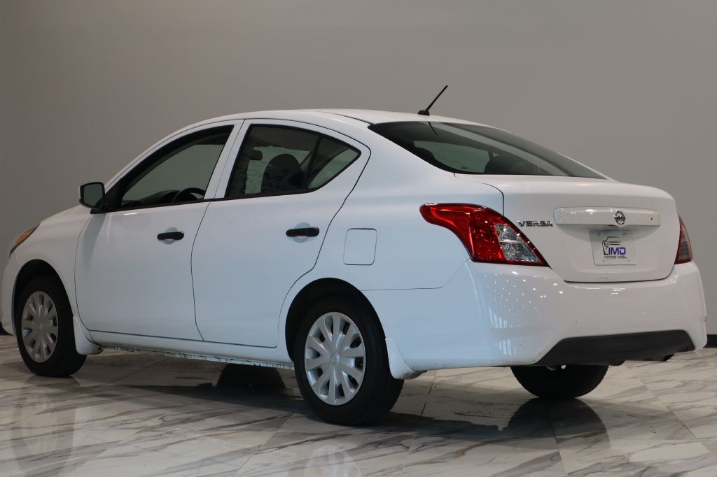 Photo 8 of this NISSAN VERSA