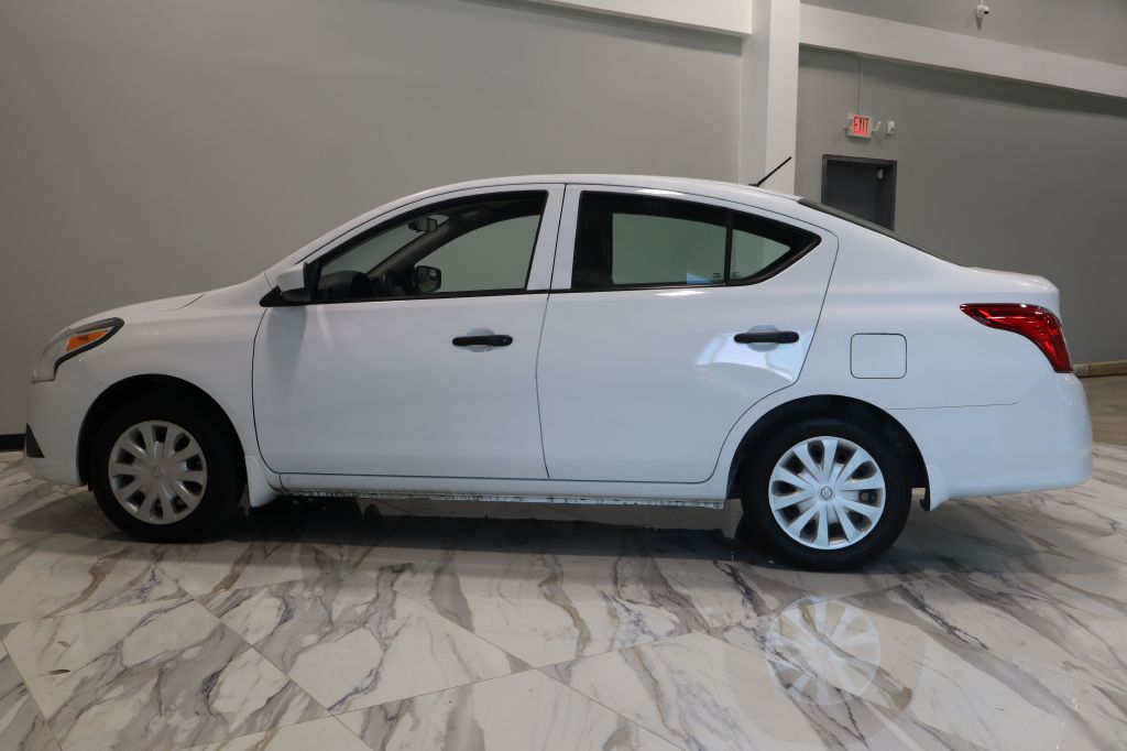 Photo 9 of this NISSAN VERSA