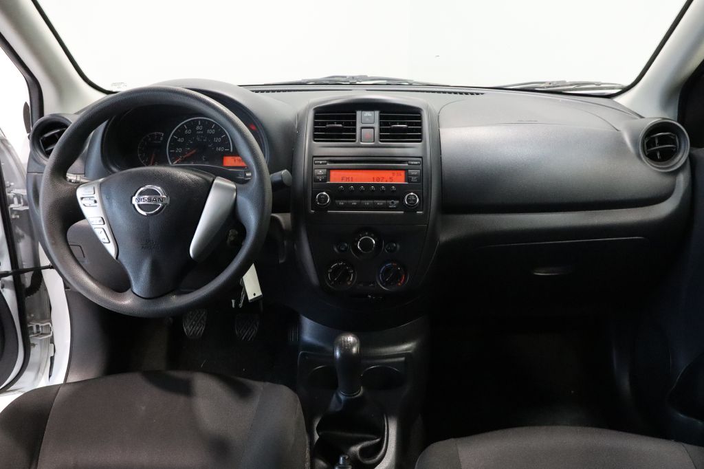 Photo 12 of this NISSAN VERSA