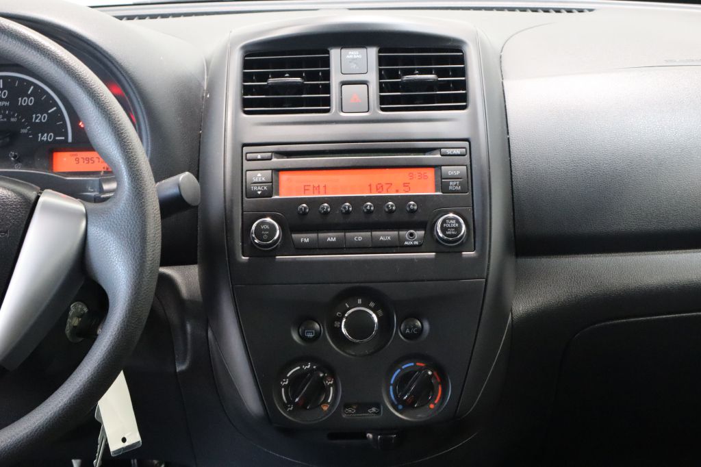 Photo 13 of this NISSAN VERSA