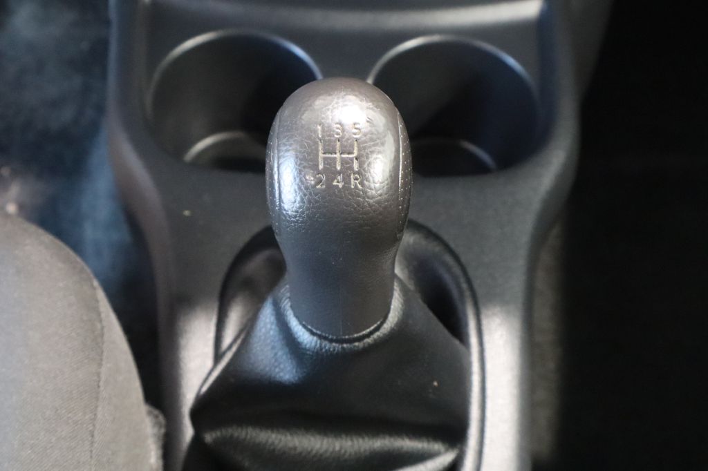 Photo 14 of this NISSAN VERSA