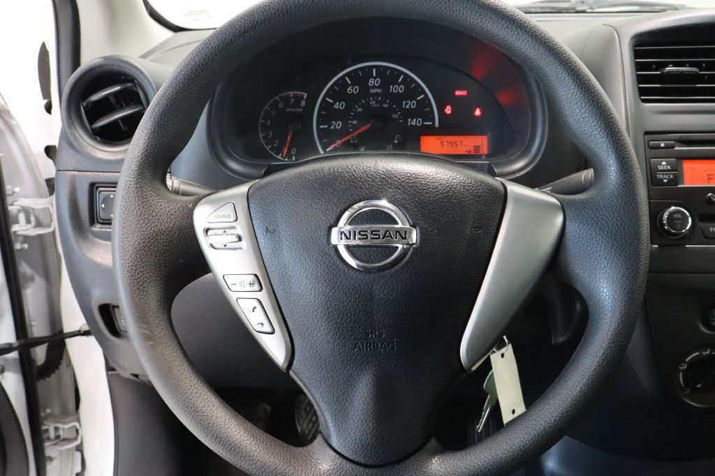 Photo 15 of this NISSAN VERSA