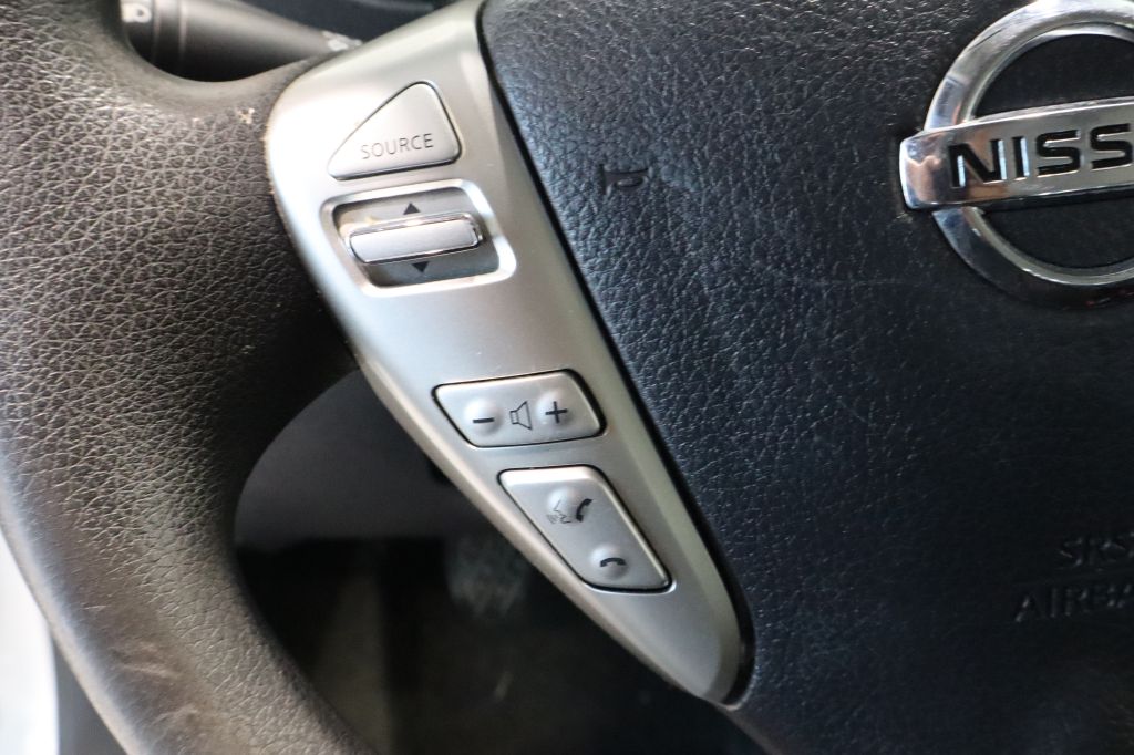 Photo 16 of this NISSAN VERSA