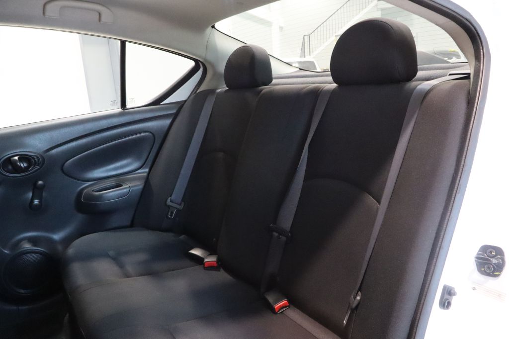 Photo 22 of this NISSAN VERSA