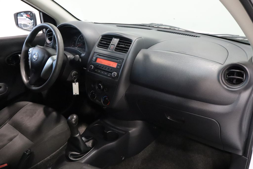 Photo 23 of this NISSAN VERSA
