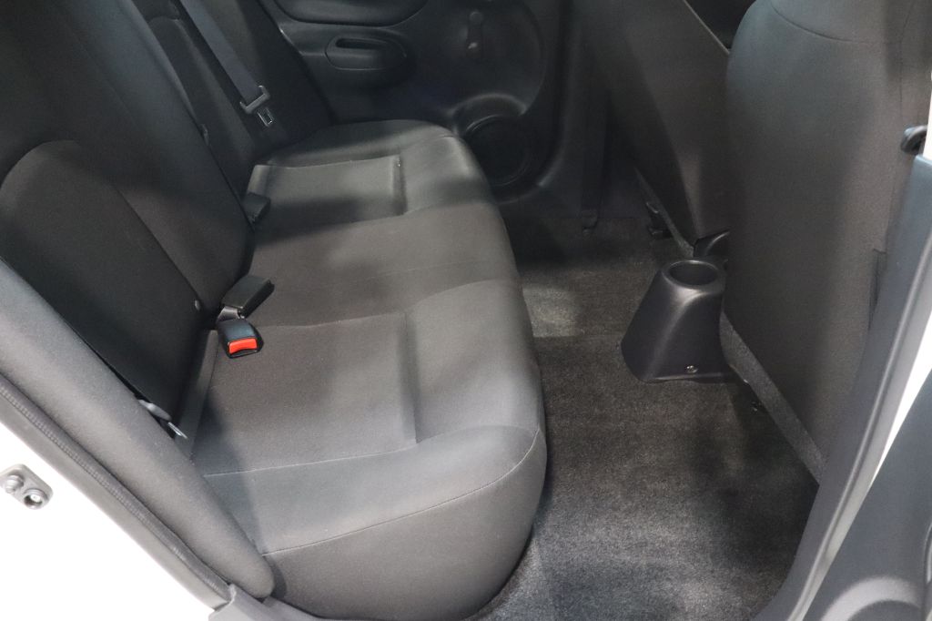 Photo 26 of this NISSAN VERSA