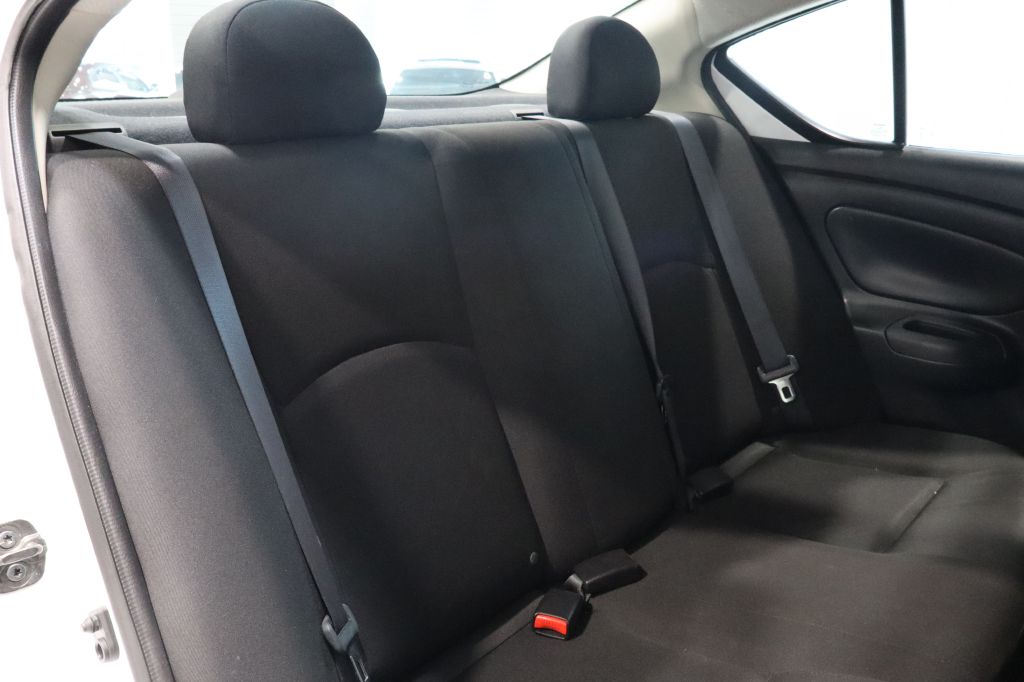 Photo 27 of this NISSAN VERSA