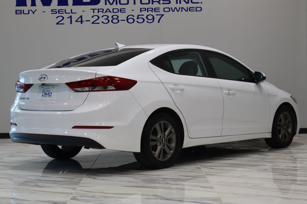 Photo 5 of this HYUNDAI ELANTRA